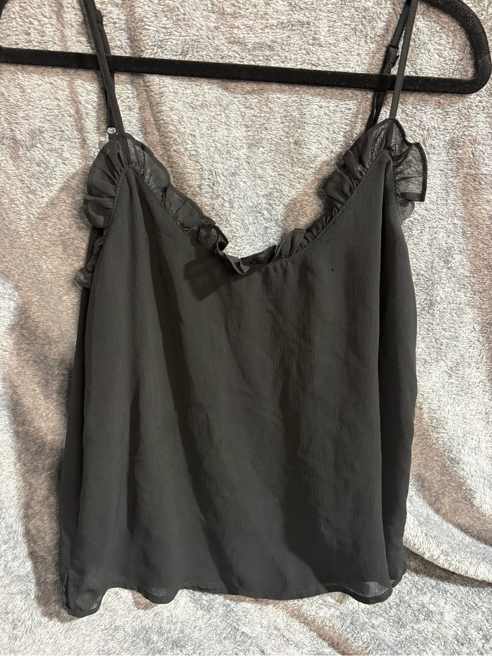 eesome Black Ruffle-Trim Spaghetti Strap Tank